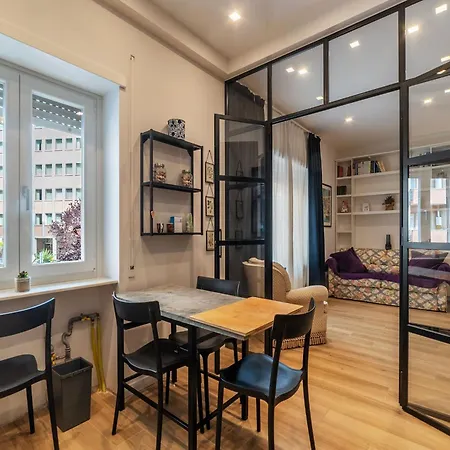 Apartman Guesthost - Charming Metro Cipro