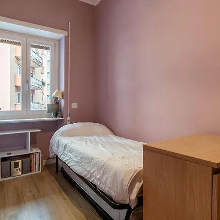 Guesthost - Charming Metro Cipro Apartmán Řím